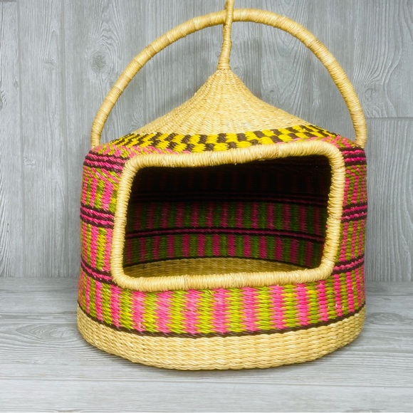 Large woven multicolor unique basket style cat bed decoration / home decor - Picture 9 of 11